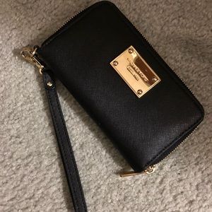 Michael Kors Wallet Wristlet